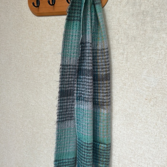 Ladies Winter Scarfs - Picture 6 of 8